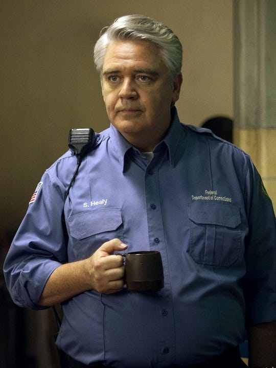 Michael J. Harney es Sam Healy